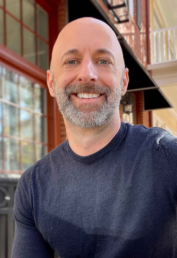 Ryan J. Ellis headshot