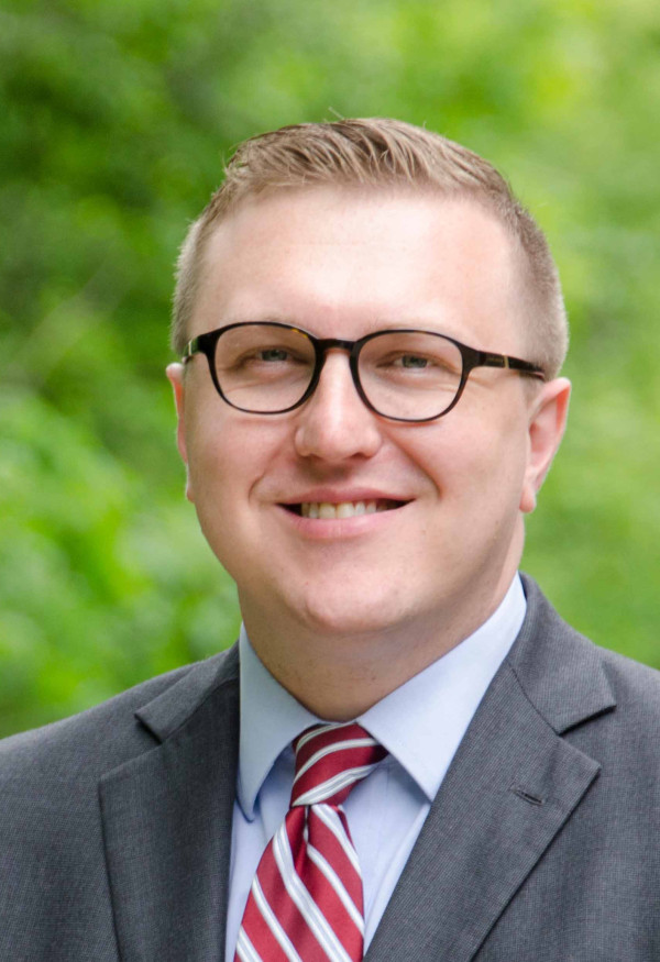 Dan Haake headshot