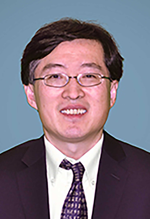 Feng Liu headshot